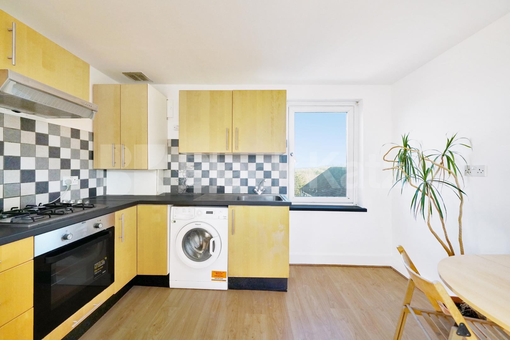 Split level conversion offering 528 Sq. Ft of living & entertaining space  Ashurst Gardens, Tulse Hill / Brixton